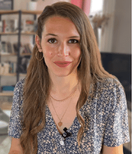 Elisabeth, professeure de français et créatrice de HelloFrench